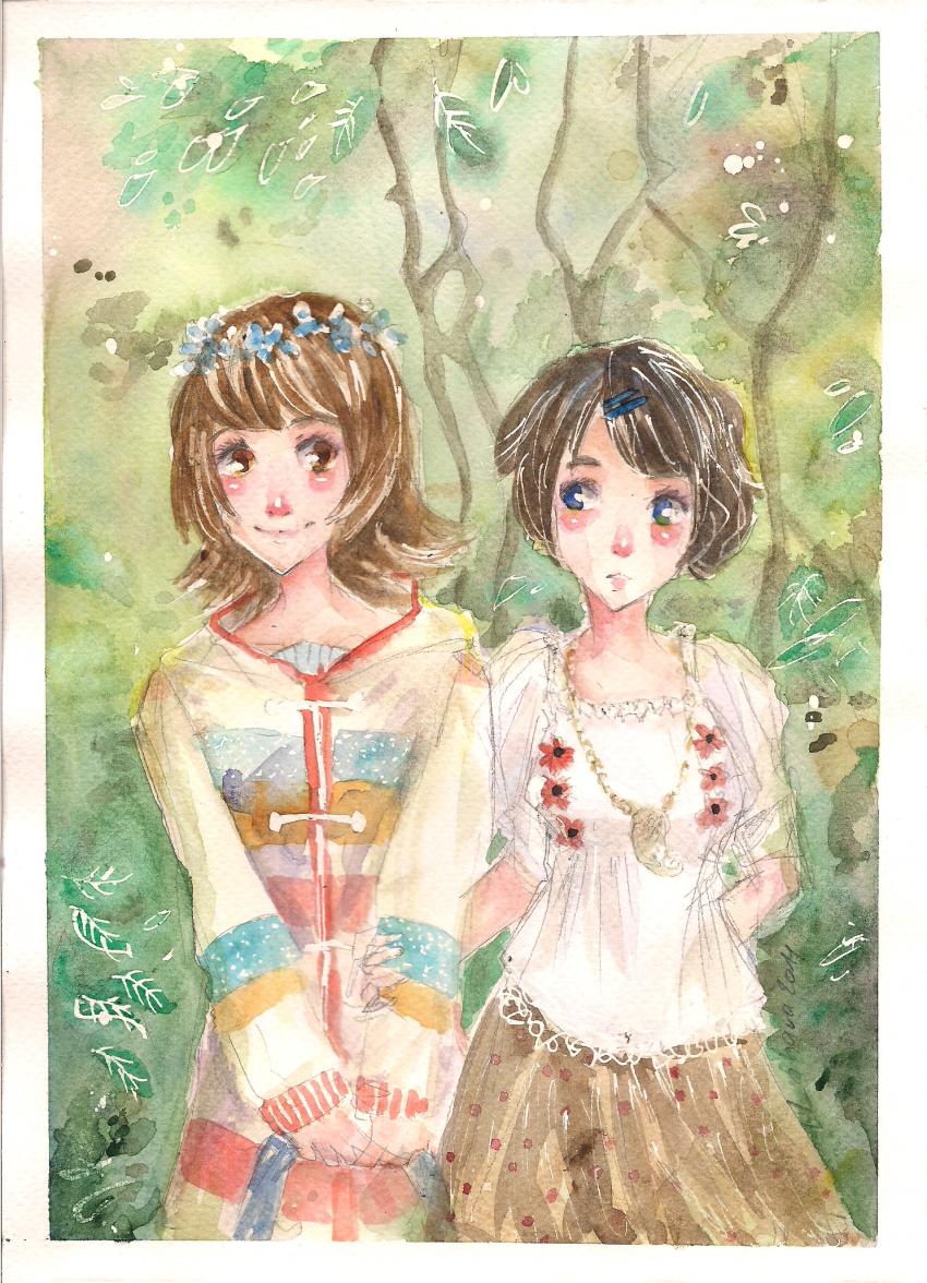 Két lány az erdőben